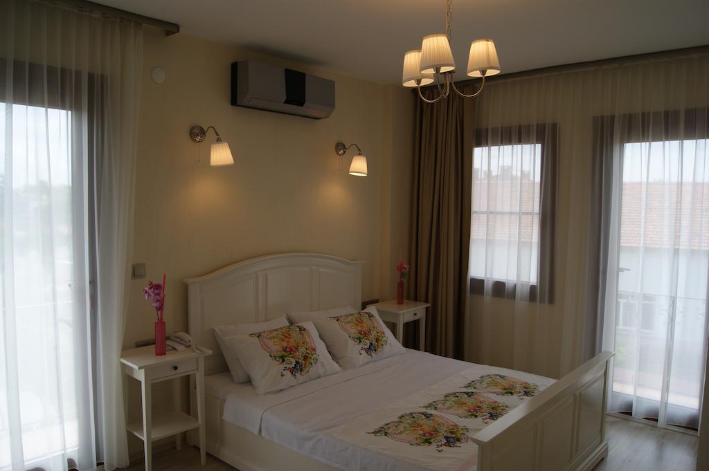 Ender Hotel (Adults Only) Ayvalik Quarto foto